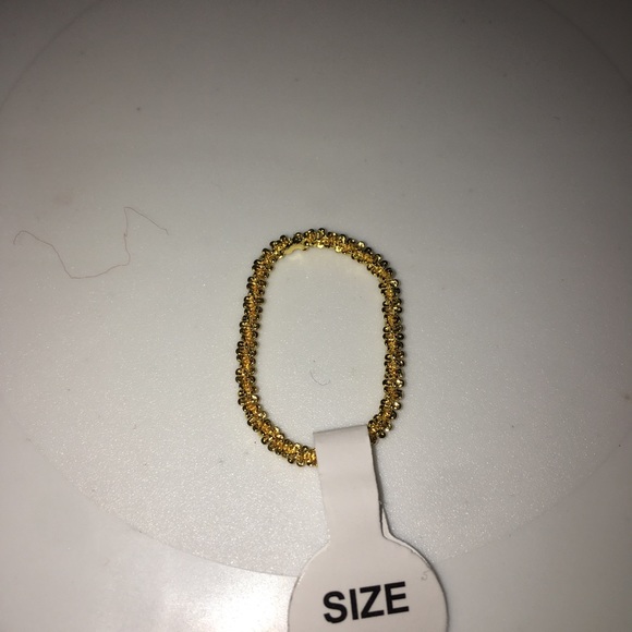 GOLD BROKEN FLOWER RING‼️ - Picture 9 of 9